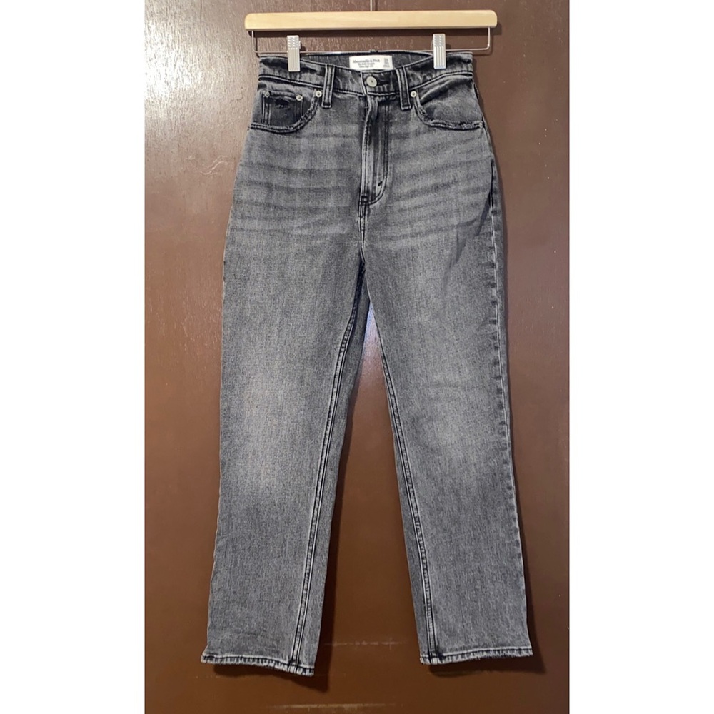 Abercrombie The Ankle Straight Ultra High Rise Jeans size 00 Short